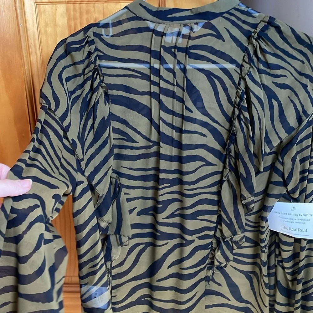 Veronica Beard blouse,size 8 NWTs - Picture 2 of 9